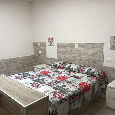 Le Due Sorelle In Fiera Bolonya Dış mekan fotoğraf
